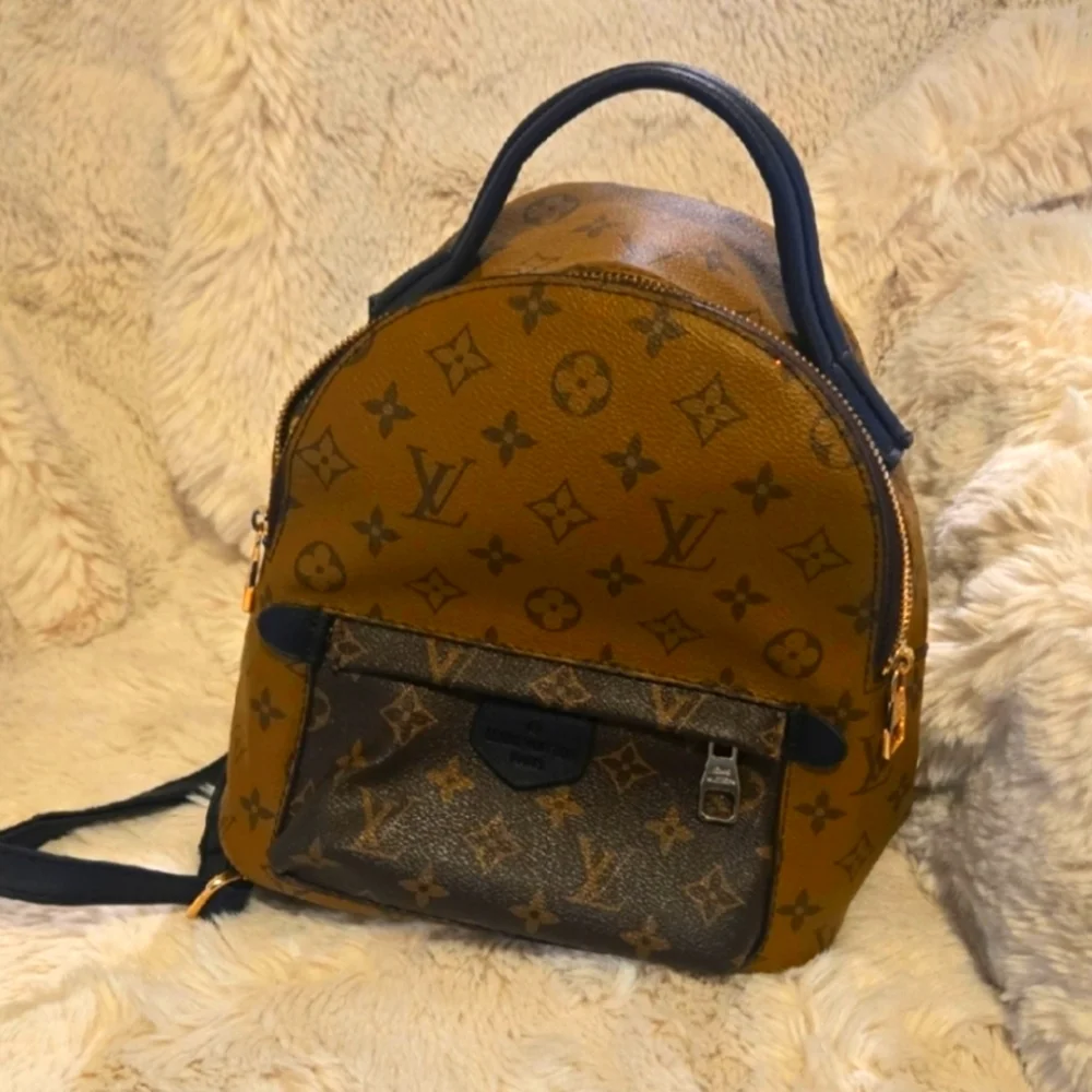 Generic Palm Spring Reverse Monogram L... V.... - Picture 1 of 6